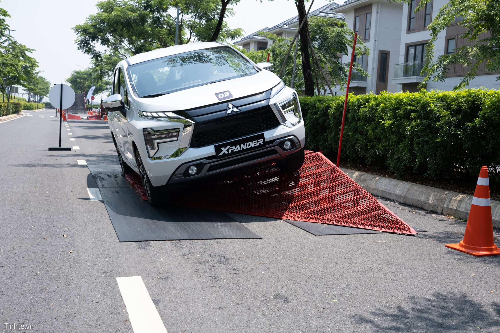 6020353 Tren Tay Mitsubishi Expander 2022 Moi Nang Cap Nhe Ngoai Hinh He Thong Treo Moi Tinhte 65