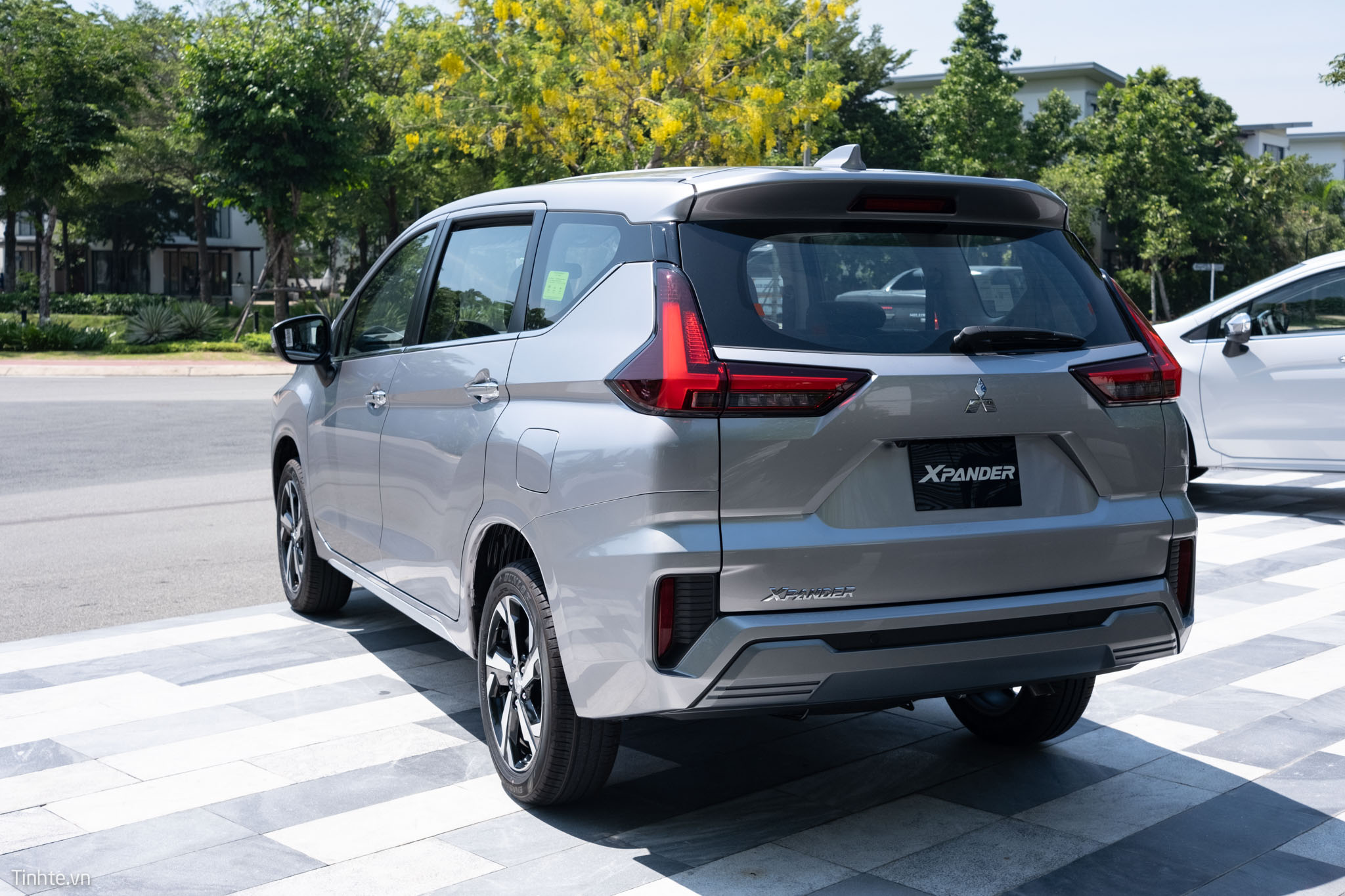 6020417 Tren Tay Mitsubishi Expander 2022 Moi Nang Cap Nhe Ngoai Hinh He Thong Treo Moi Tinhte 2